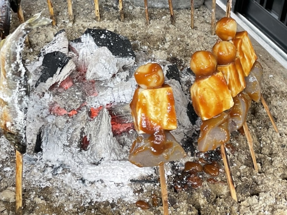 囲炉裏で味噌田楽